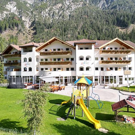 Hotel Alpin コッレ・イザルコ エクステリア 写真