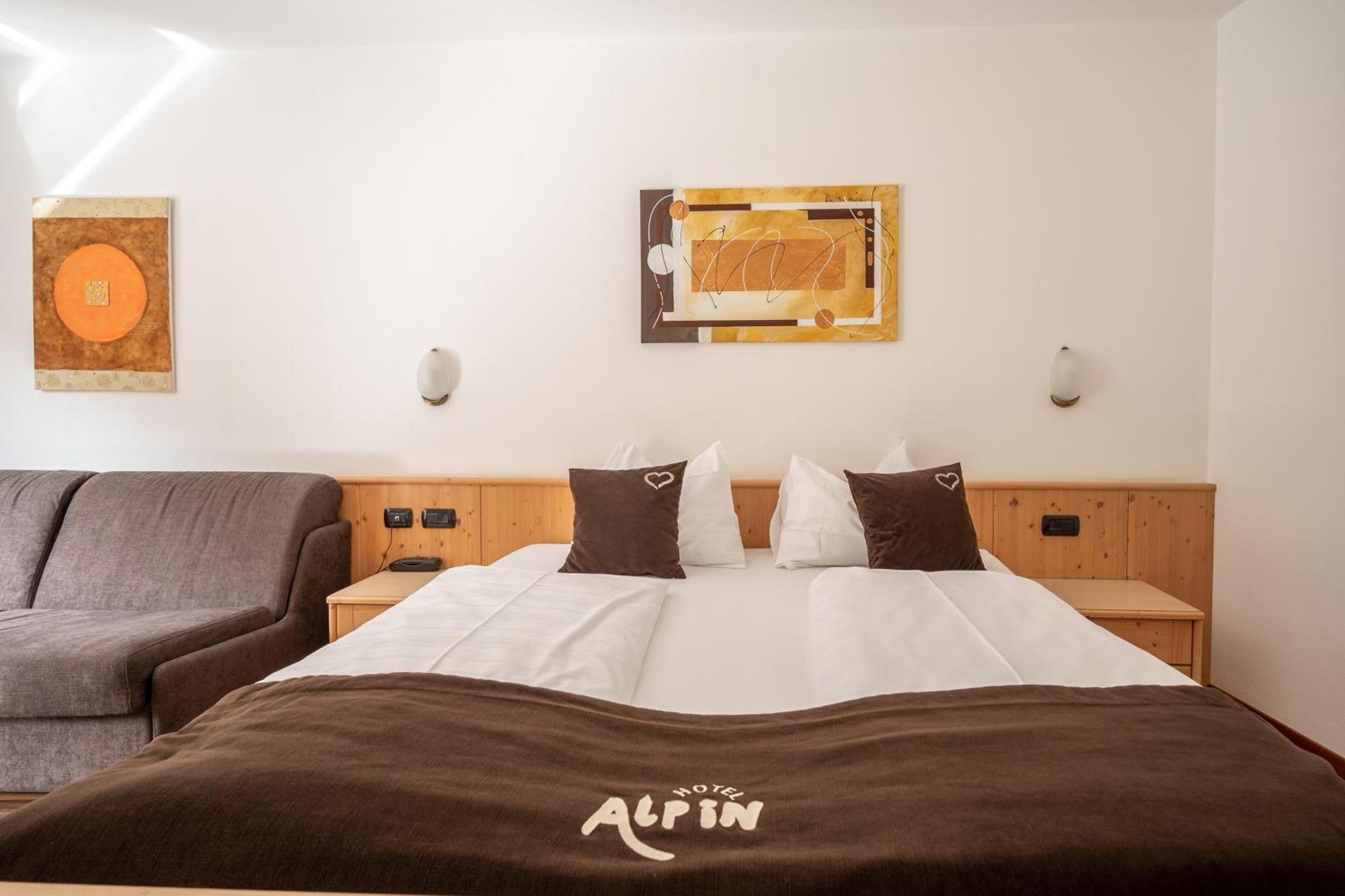 Hotel Alpin コッレ・イザルコ エクステリア 写真