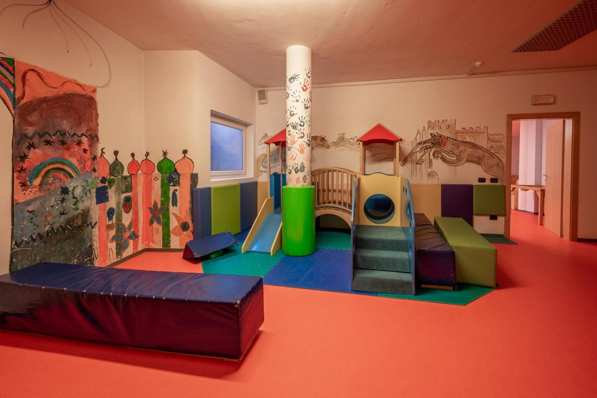 Hotel Alpin コッレ・イザルコ エクステリア 写真
