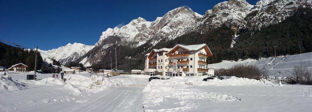 Hotel Alpin コッレ・イザルコ エクステリア 写真