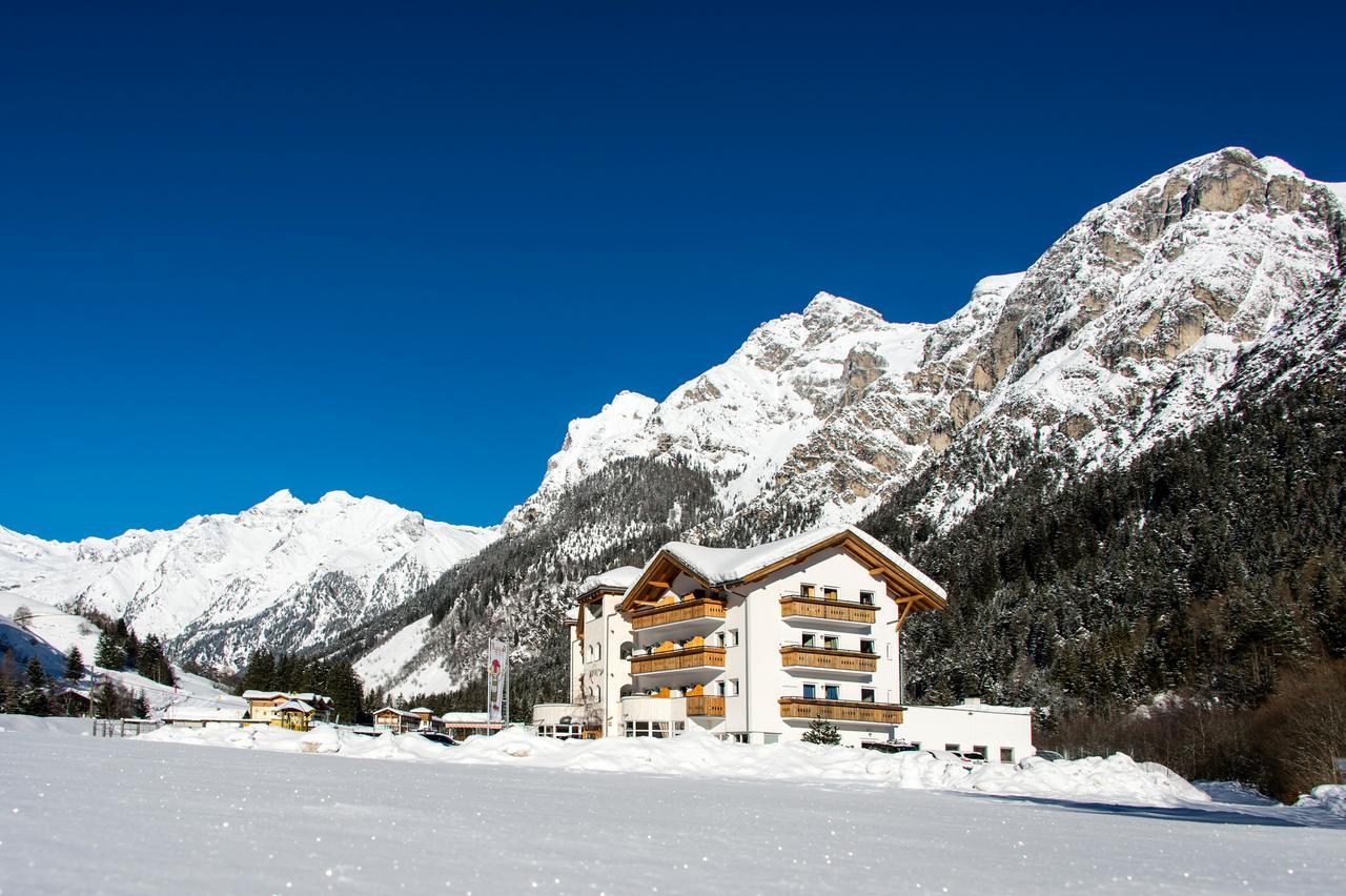 Hotel Alpin コッレ・イザルコ エクステリア 写真