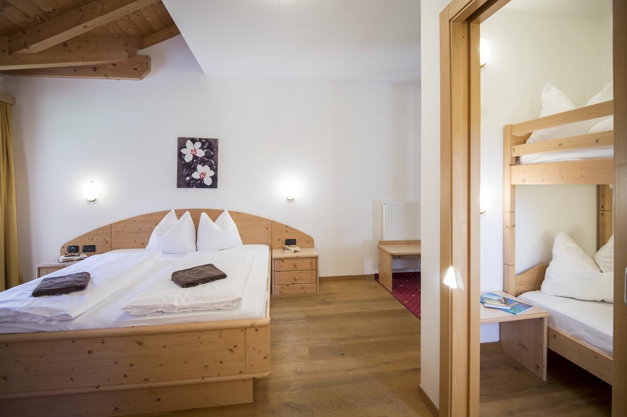 Hotel Alpin コッレ・イザルコ エクステリア 写真
