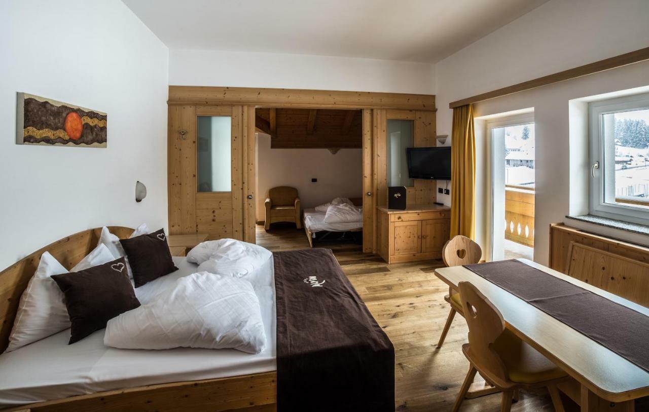 Hotel Alpin コッレ・イザルコ エクステリア 写真